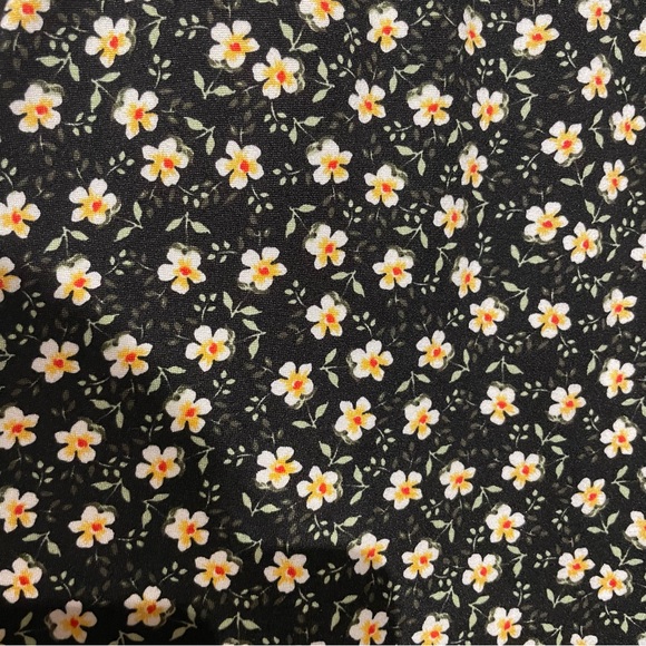 Urban Outfitters Black Floral Romper Playsuit Sweetheart Neckline Size Medium - Picture 5 of 6